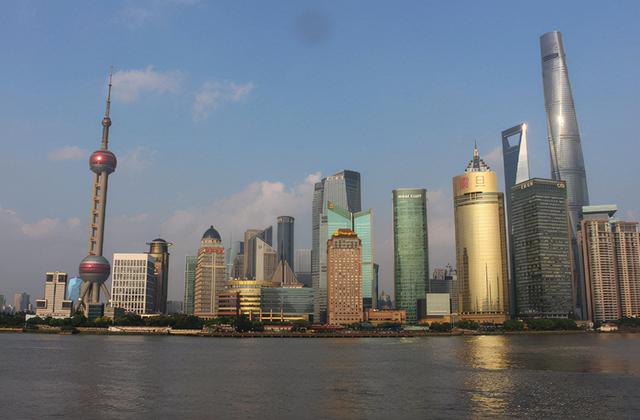 上海应届生落户条件,共需要72分,985、211,外语等都是左边加分右边项